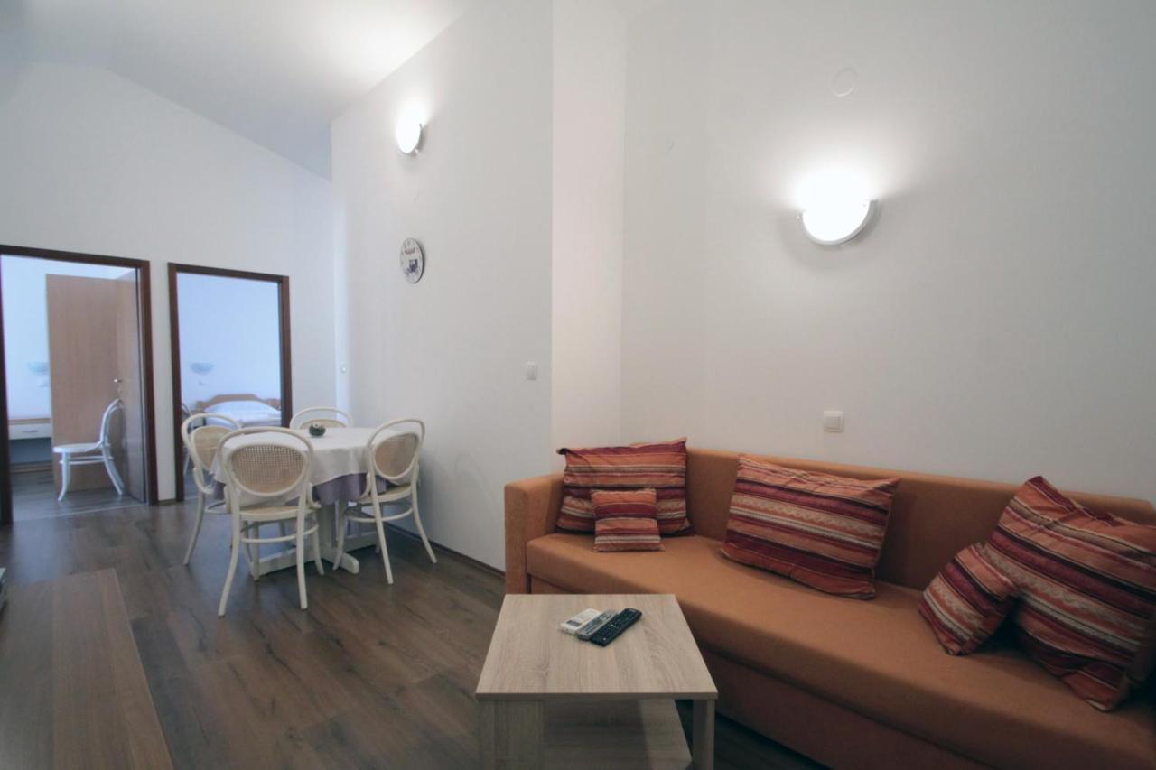Apartments By The Sea Vinjerac, Zadar - 5811 Exterior foto